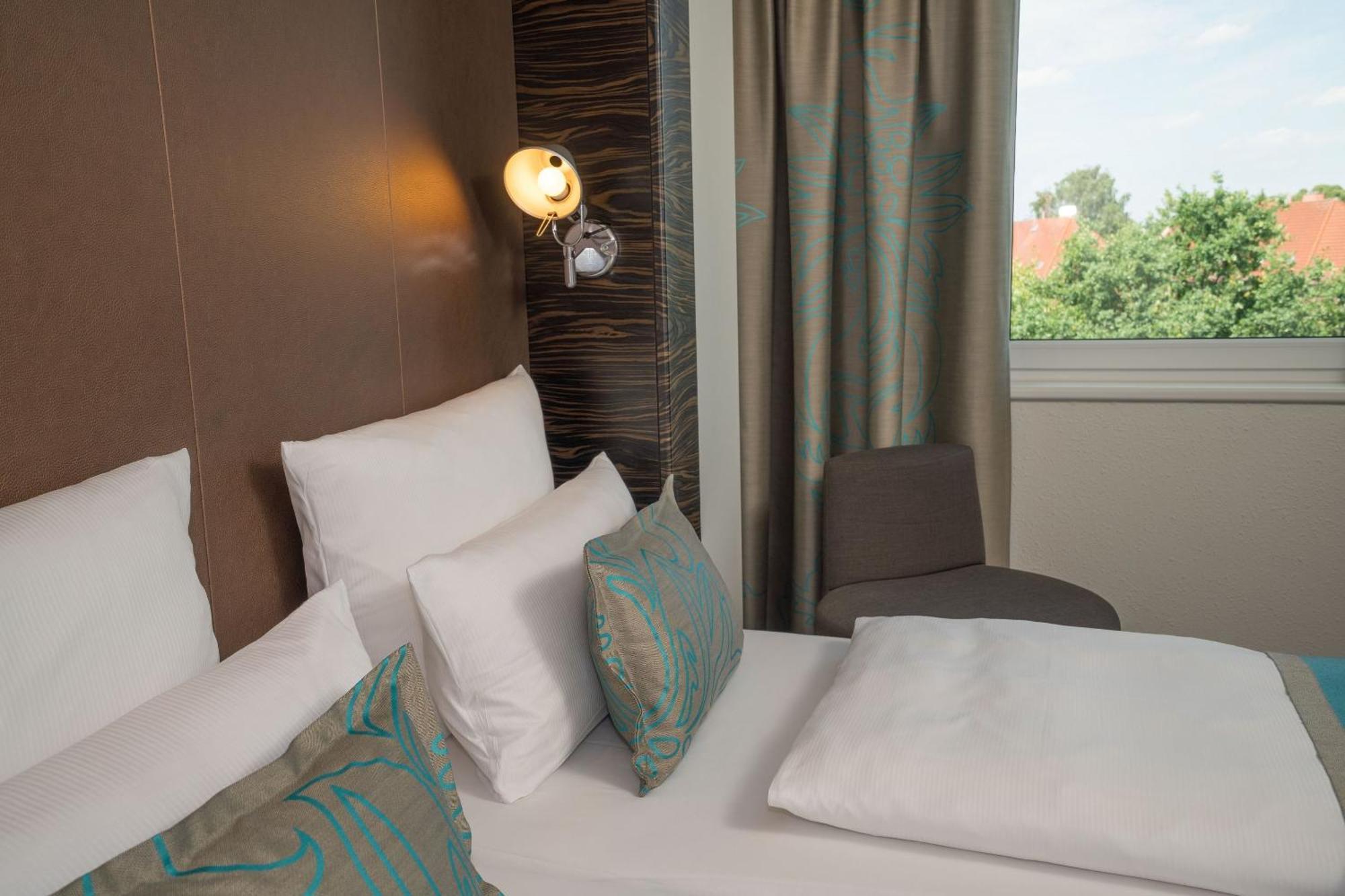Motel One Hamburg Airport Bagian luar foto