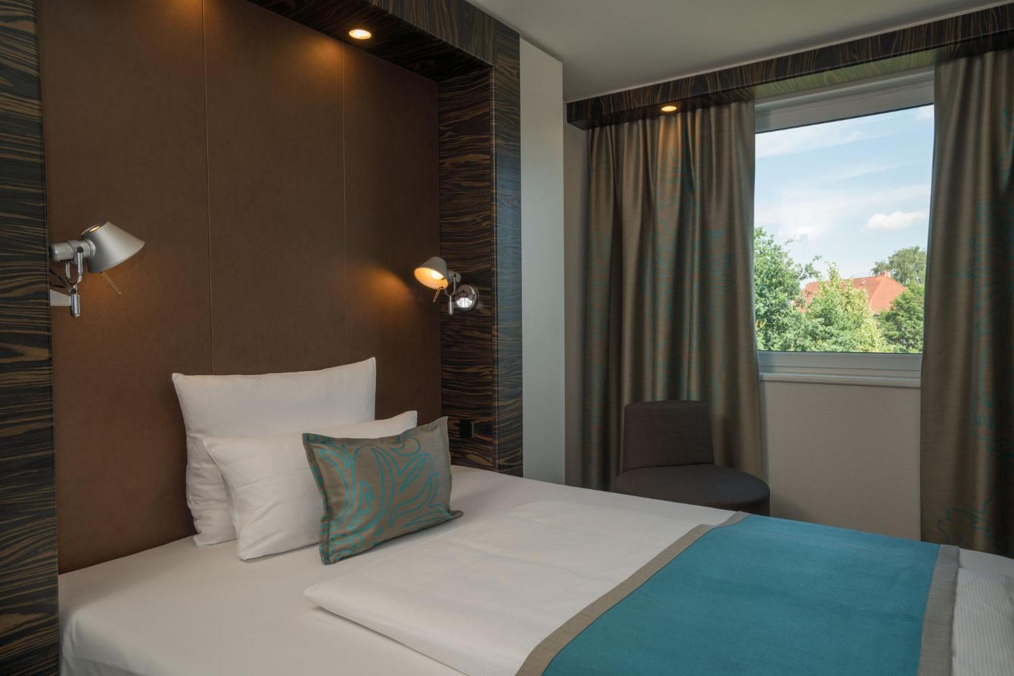 Motel One Hamburg Airport Bagian luar foto