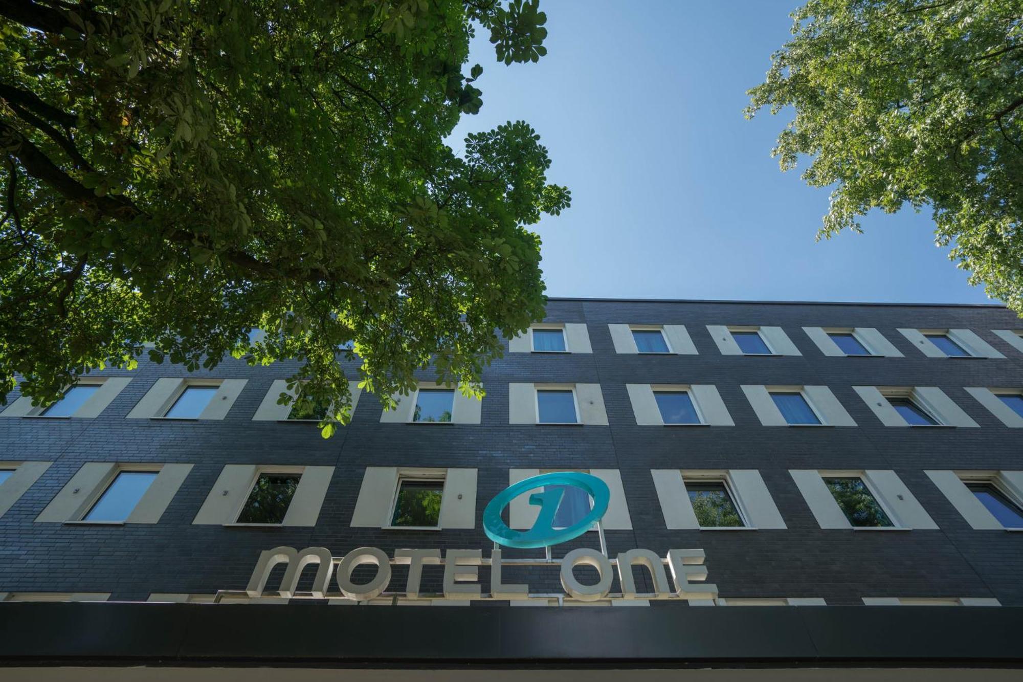 Motel One Hamburg Airport Bagian luar foto
