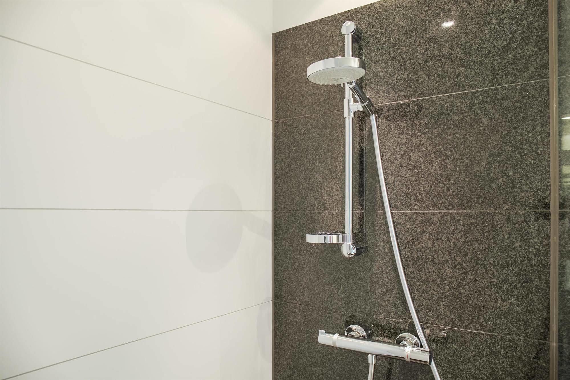 Motel One Hamburg Airport Bagian luar foto
