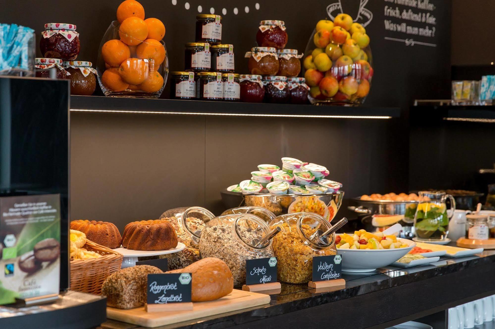 Motel One Hamburg Airport Bagian luar foto